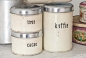 Preview: Alte Dose aus Metall mieten