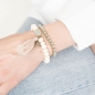 Preview: Frau mit Armband