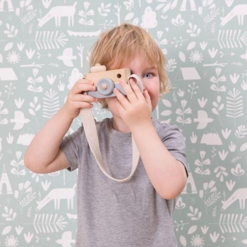 Preview: Kind mit Camera